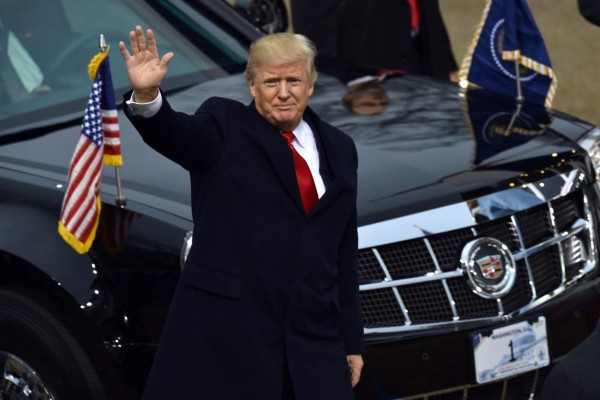 Abuchean a Trump en su desfile inaugural en Washington DC