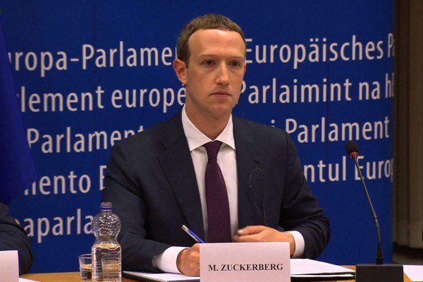 El perdón de Mark Zuckerberg no convence en la Eurocámara