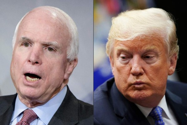 Llueven críticas a Trump por reacción ante muerte de McCain