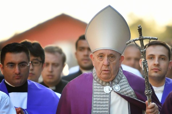 El Papa pide apagar la televisión y abrir la Biblia en Miércoles de Ceniza