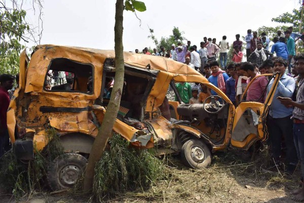 Al menos 13 niños mueren en accidente en India