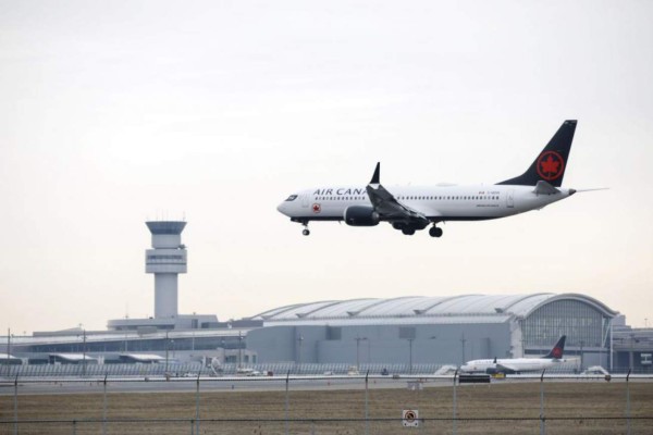 Un avión de Air Canada aterriza de emergencia en Madrid
