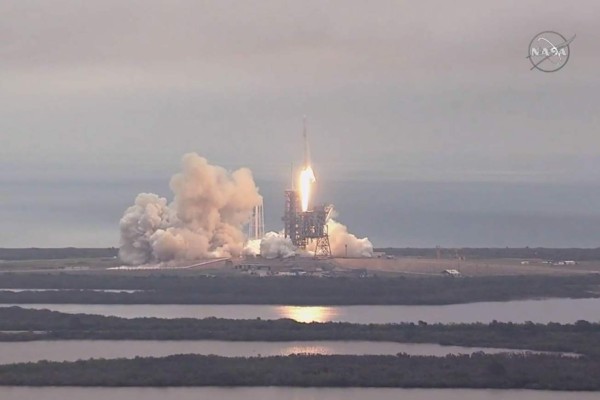 A SpaceX Falcon 9 rocket carrying the Crew Dragon spacecraft lifts off from launch complex 39A at the Kennedy Space Center in Florida on May 30, 2020. - NASA astronauts Hurley and Bob Behnken are set to depart for an extended stay at the International Space Station on the SpaceX Demo-2 mission. (Photo by Gregg Newton / AFP)