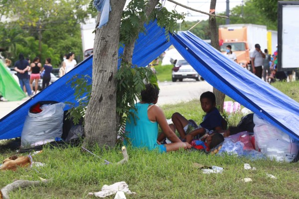 Hondureños siguen inundados y clamando por ayuda