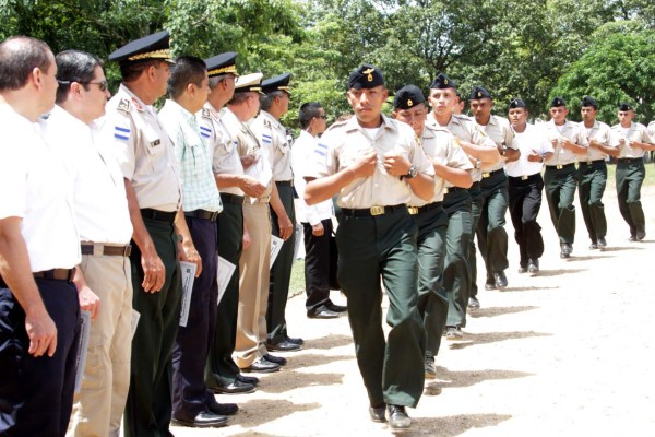 Se gradúan 1,469 efectivos militares en Olancho