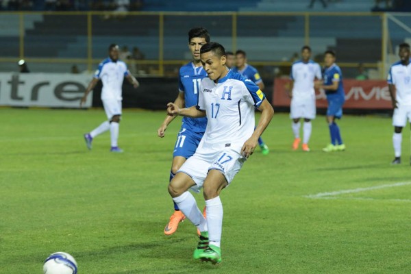 Honduras queda moribundo con empate ante El Salvador