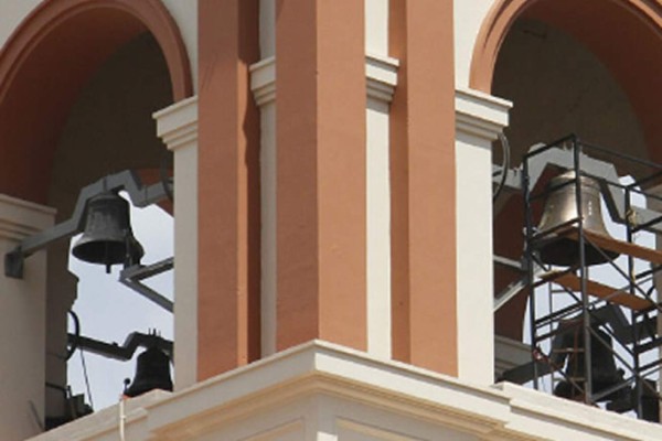 Vuelven a sonar campanas y reloj de la catedral de San Pedro