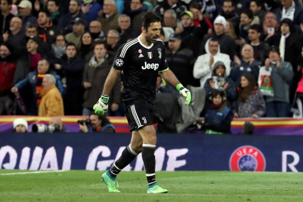 Buffon se despide de la Champions League