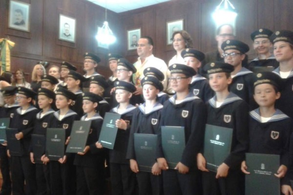 Niños Cantores de Viena reciben honor de huéspedes distinguidos