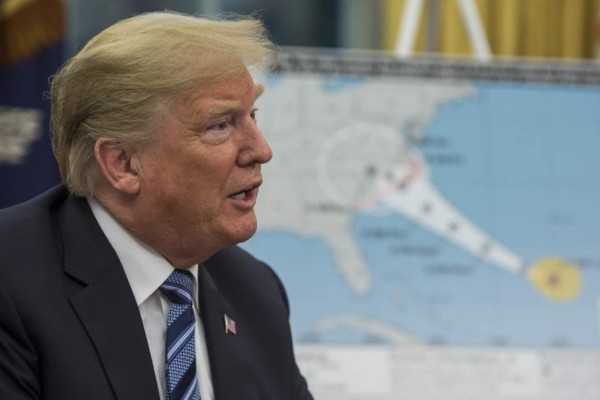 Trump niega balance de 3,000 muertos por huracán en Puerto Rico
