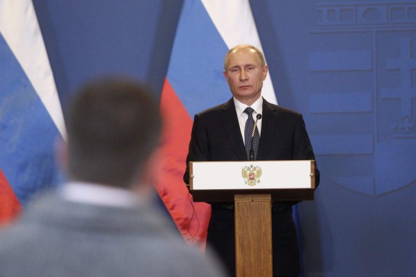 Putin despenaliza la violencia doméstica en Rusia 