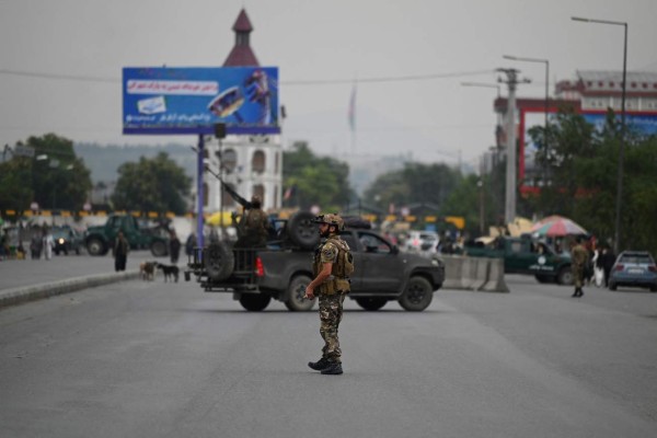 VIDEO: Tres cohetes impactan cerca del palacio presidencial de Afganistán