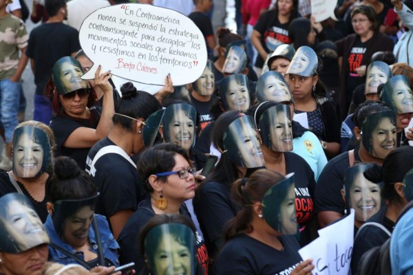 Niña conmueve a Honduras al pedir justicia para su madre