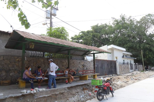 Ataque a bus rapidito deja dos muertos en Lomas del Carmen