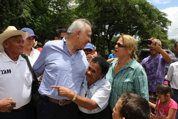 Mauricio Oliva inaugura obras de infraestructura en la zona sur