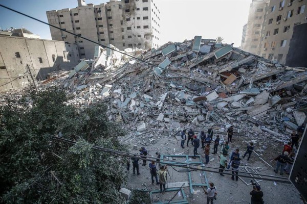 Bombardeo en torre de Gaza destruye sede de AP y Al Jazeera