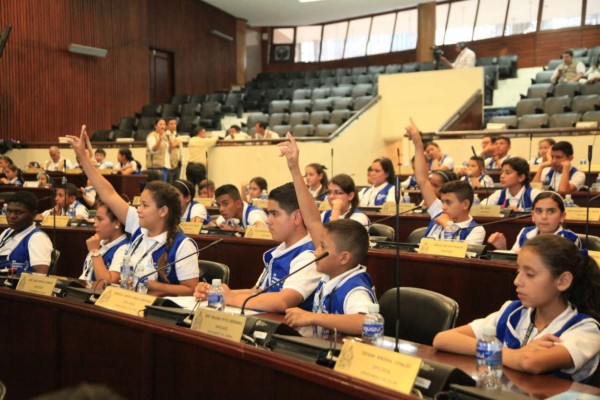 Niños piden en congreso infantil frenar violencia en Honduras