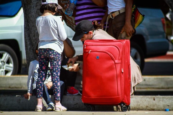 EEUU reunifica a 52 niños salvadoreños de 145 separados de sus familias