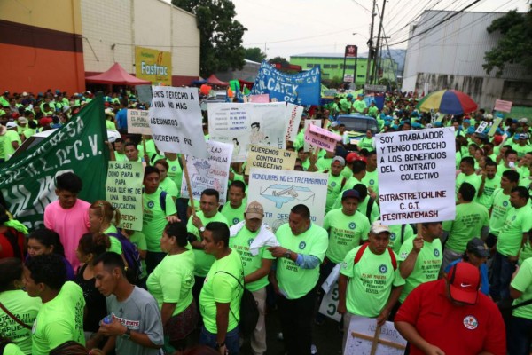 Miles de trabajadores hondureños celebran su día