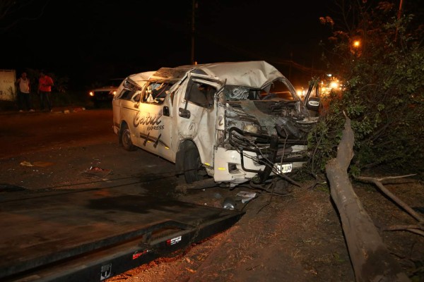 Motorista borracho se estrella en bulevar sampedrano