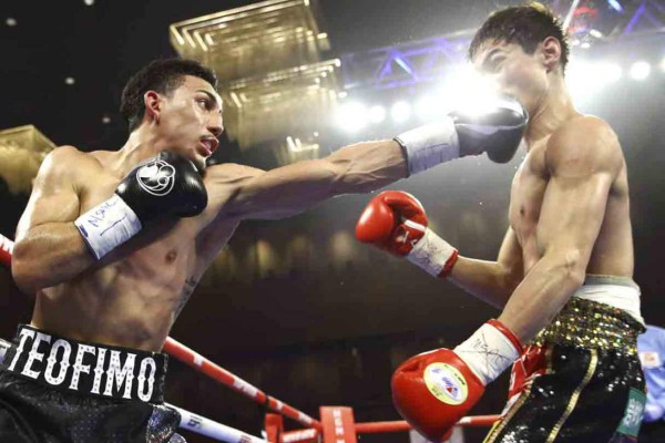 Boxeador hondureño Teófimo López peleará el próximo 2 de noviembre