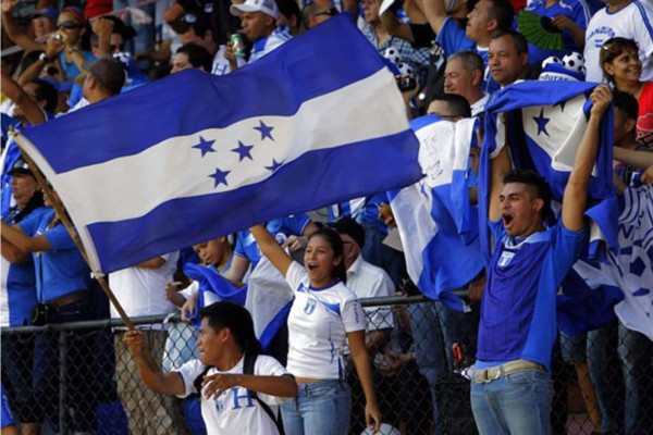 Así reaccionan los hondureños y brasileños tras la derrota de la bicolor
