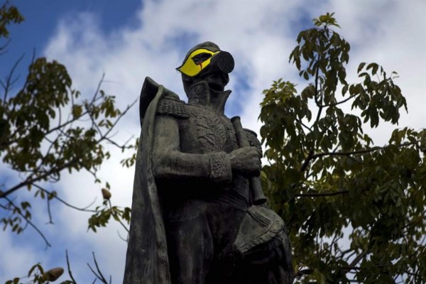 Cubanos en Venezuela rechazan 'acción vandálica' contra estatua de José Martí