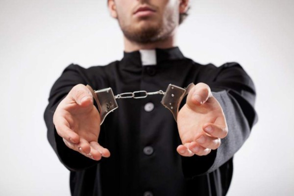El Vaticano condena a un cura a 5 años de cárcel por posesión de material pedopornográfico  