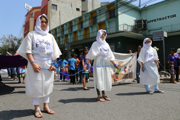 No más muertes ni violencia claman mujeres en las calles