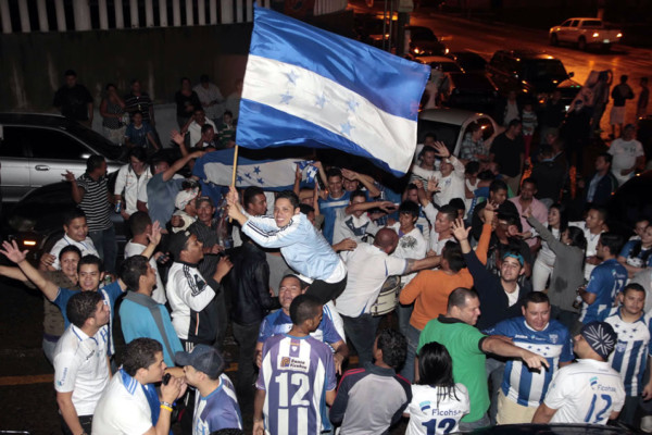 Honduras regresa a casa y piensa ya en el partido contra Panamá