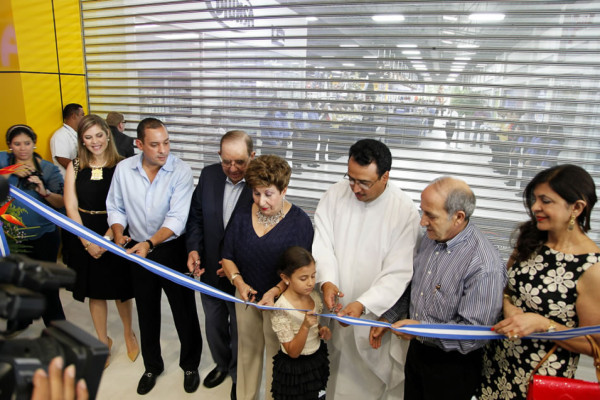 Diunsa inaugura moderna tienda en La Ceiba