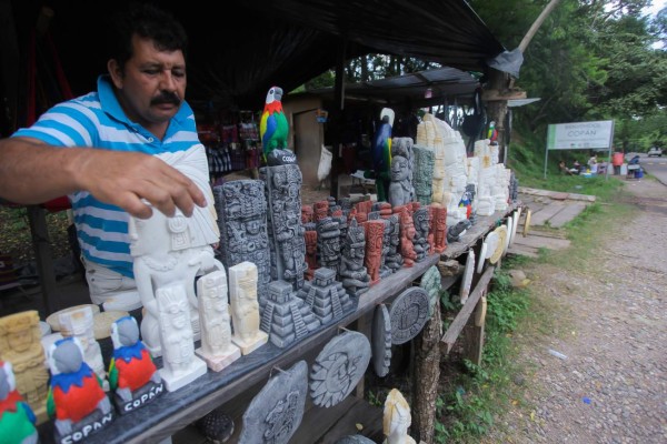 Hondureños incrementan visitas en Copán Ruinas