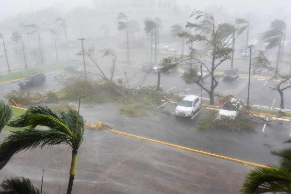 'Hora cero': El huracán María toca tierra en Puerto Rico