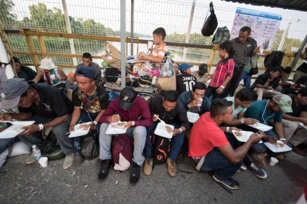 Más de 3,000 migrantes de caravana lograron ingresar a México