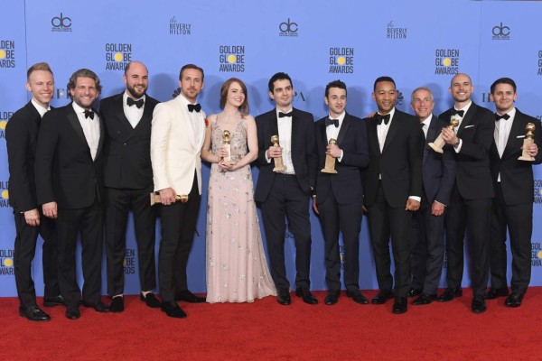 'La La Land' vuela alto y hace historia en los Globos de Oro