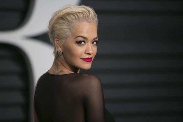 Rita Ora posa desnuda en las redes sociales