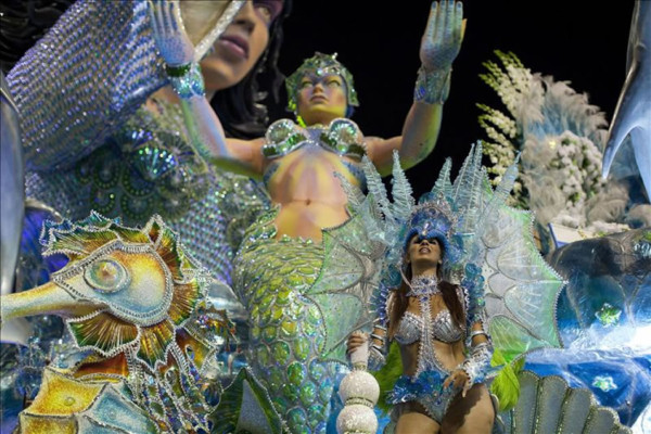 Carnaval de Río arrancan con exaltación a la percusión africana