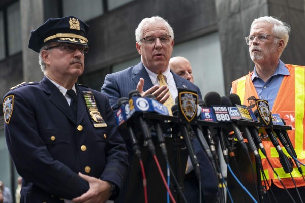 Paquetes sospechosos provocan alarma en Nueva York
