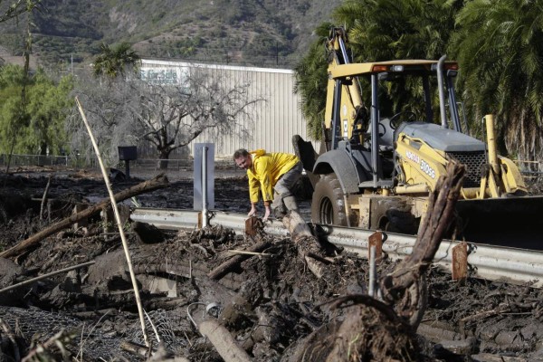 Inundaciones y deslaves en California dejan 16 muertos