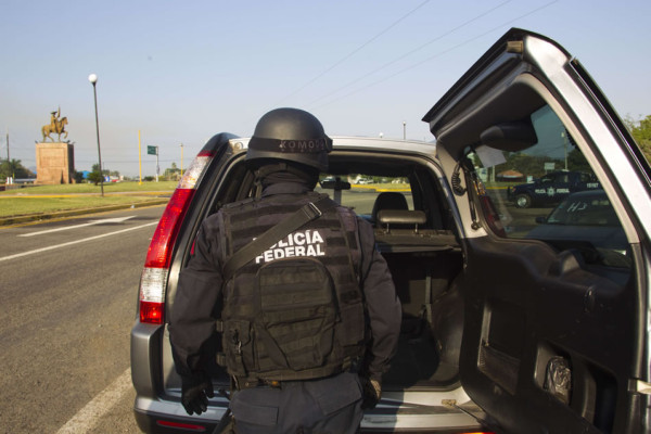 Autodefensas mexicanas decomisan casas de lujo de suspuesto narco