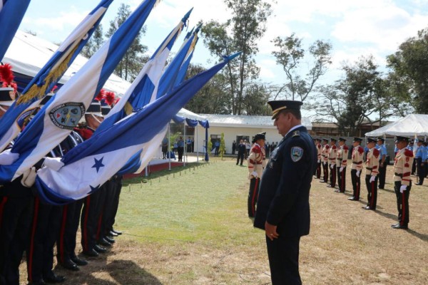 Policía Nacional despide con honores a siete oficiales