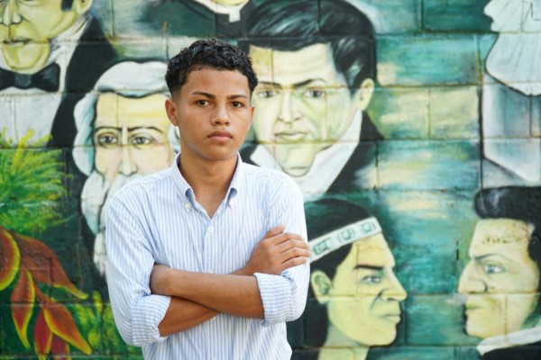José Espinoza, el joven hondureño que sueña con ser cantante de rap