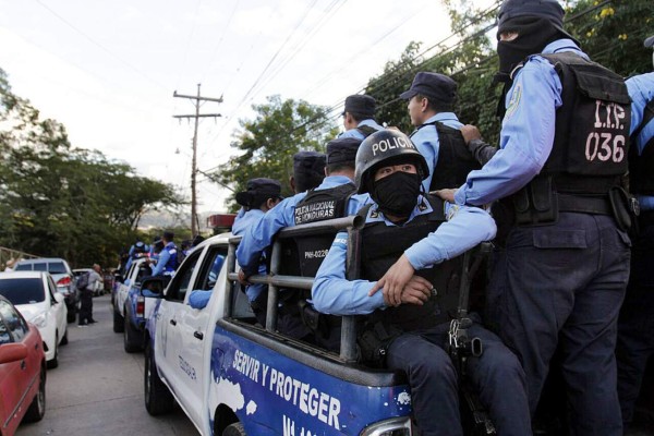 Los policías vuelven a labores y se restablece la seguridad