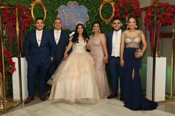 Fiesta de fantasía para la quinceañera