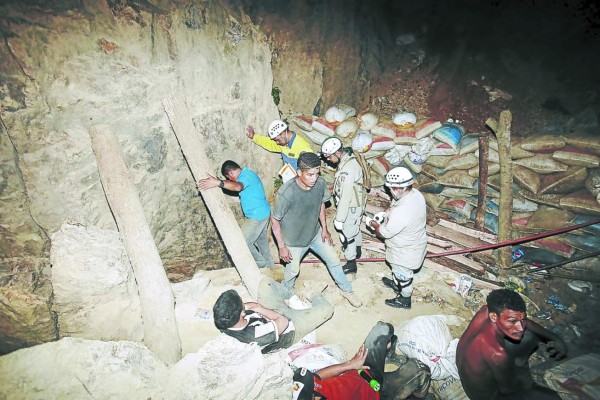 La emoción en El Corpus por rescate de mineros duró poco