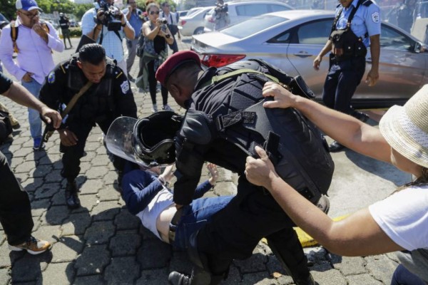 Costa Rica exige a Daniel Ortega cesar represión en Nicaragua