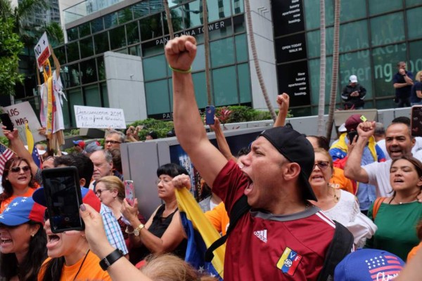 El Gobierno de EEUU evalúa otorgar el TPS a los venezolanos  
