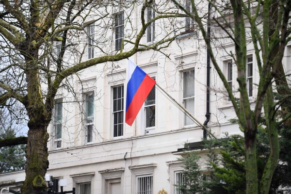 Rusia prepara réplica por sanciones de Londres en caso de exespía