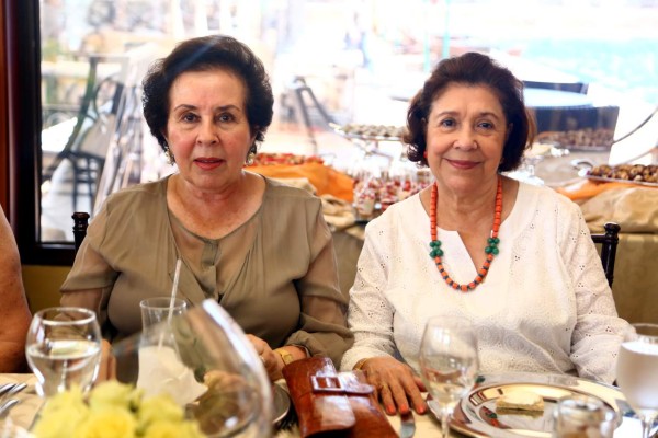 Almuerzo y regalos para Maruca Faraj