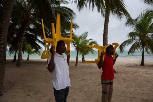 República Dominicana declara alerta por tormenta Matthew